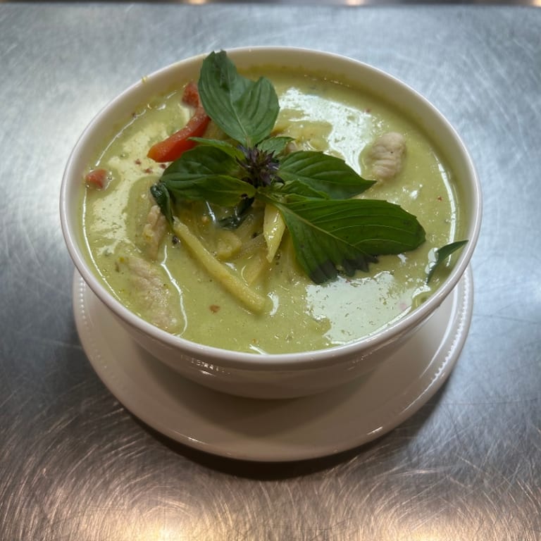 Delicious Green Curry Experience